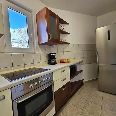 Apartment Marevic *