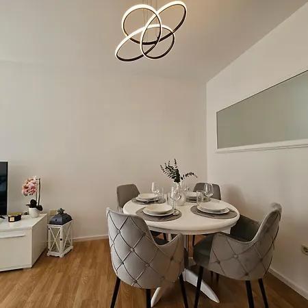 Marevic Apartment *